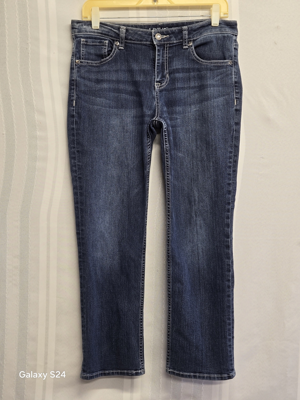 APT 9 WOMENS JEANS SIZE 8 BOOTCUT MID RISE DENIM DARK WASH RHINESTONE